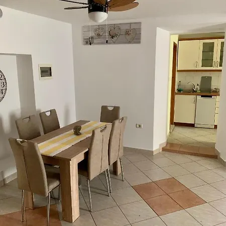 Cvetka Apartament *