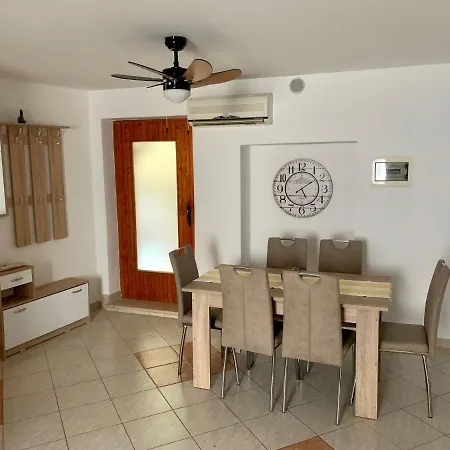 Cvetka Apartman *